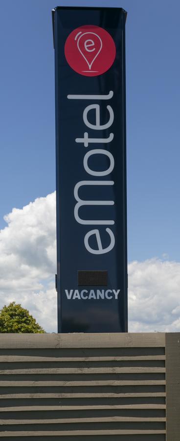 eMotel Taupomeer Buitenkant foto